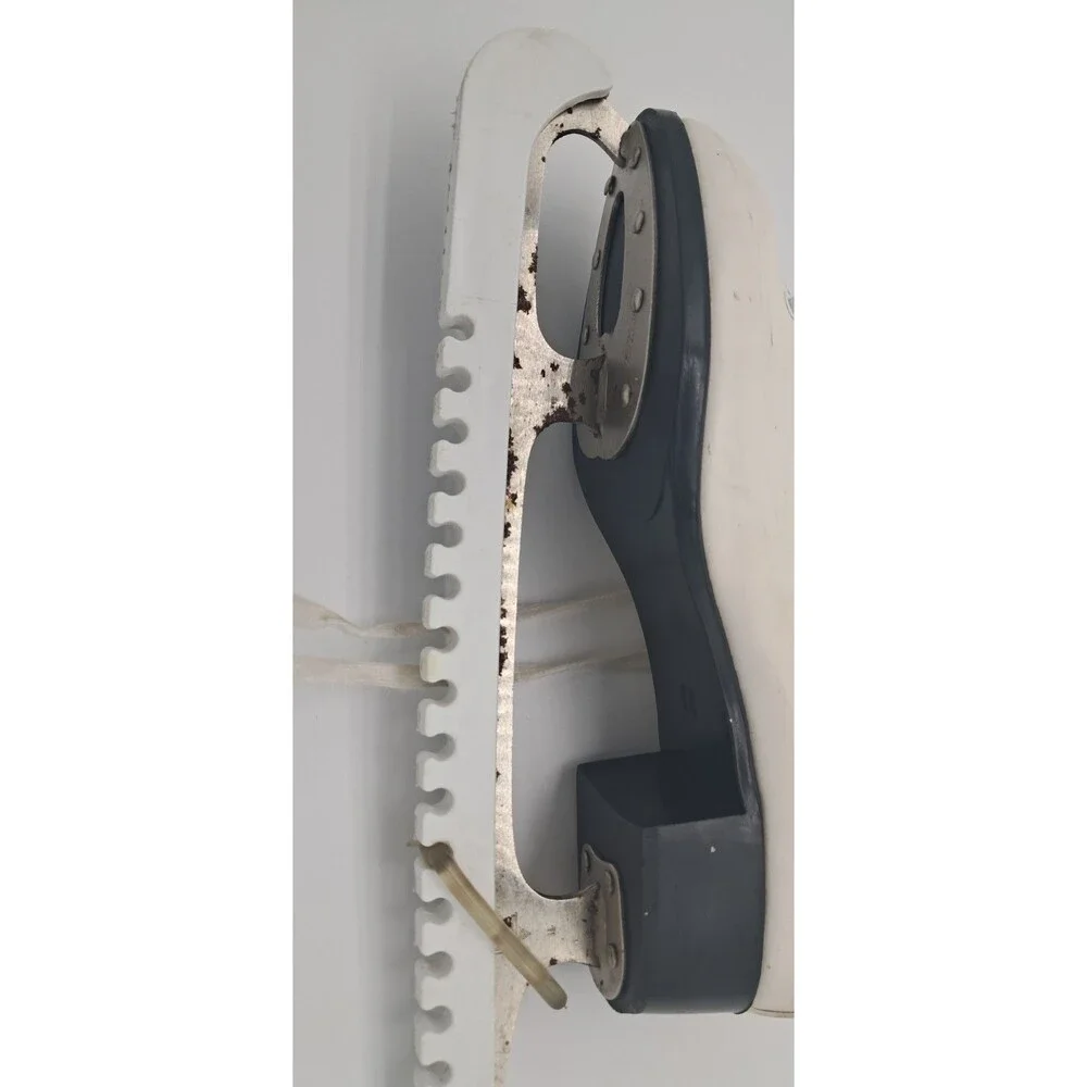 CCM Champion Deluxe Skates Ladies Sz 11 Figure Ice Skates